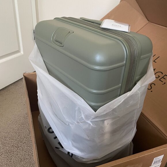 NWT BEIS The Carry-on Roller in Olive - Picture 2 of 5